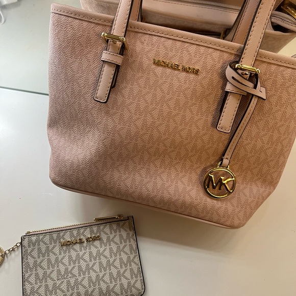MICHAEL KORS PINK BAG with optional shoulder strap , mint condition, beautiful - Picture 9 of 11